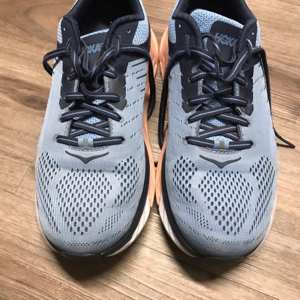 Hoka One One Arahi 9.5D